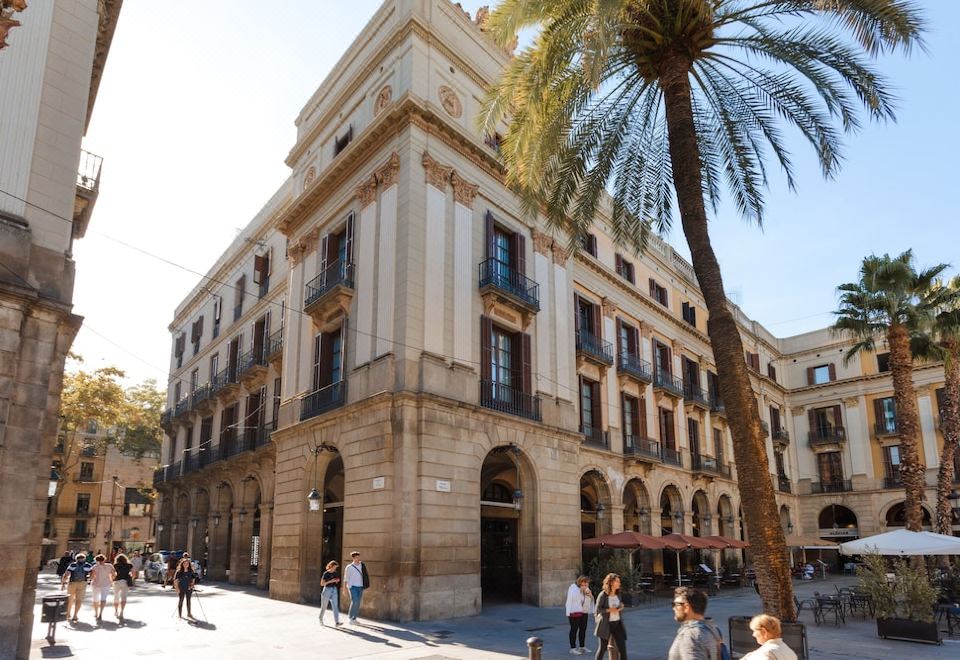 Do Plaça Reial Powered by Sonder