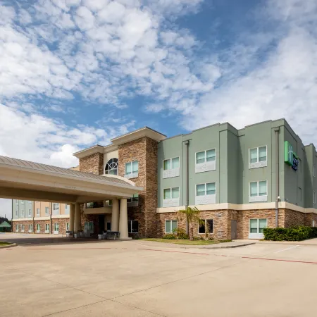 Holiday Inn Express & Suites ROCKPORT - BAY VIEW by IHG