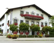 Hotel Sauerlacher Post فنادق في Brunnthal