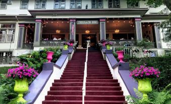 Terrace Inn and 1911 Restaurant