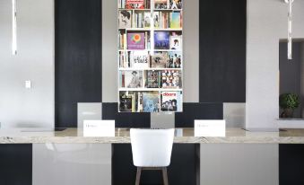 The Rewind West des Moines, Tapestry Collection by Hilton