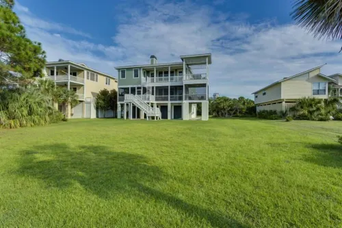 449 Tarpon Blvd Hotels in Beaufort County
