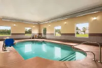 La Quinta Inn & Suites by Wyndham Lackawanna Hotels in West Seneca