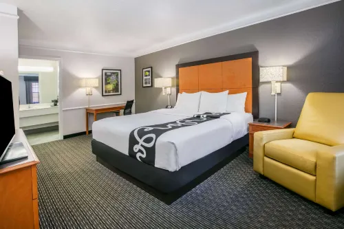 La Quinta Inn by Wyndham Dallas Uptown Hotels in Highland Park