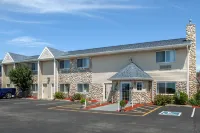 Quality Inn & Suites Hotels in Mendon