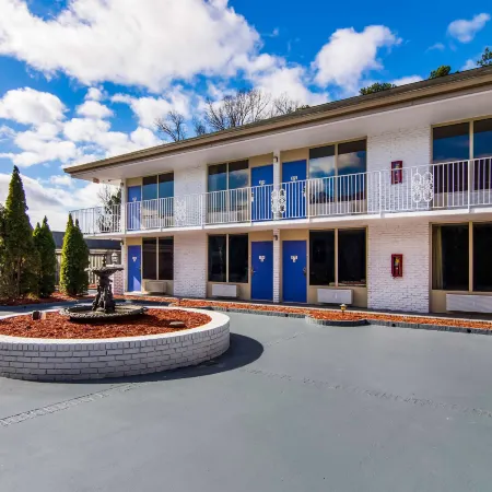 Studio 6 Extended Stay - Lagrange, GA