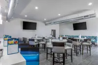 Clarion Inn & Suites DFW North - Bữa sáng