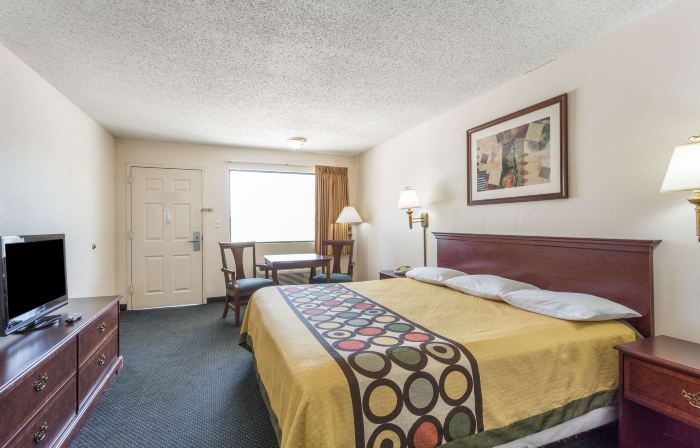 Super 8 by Wyndham Slidell