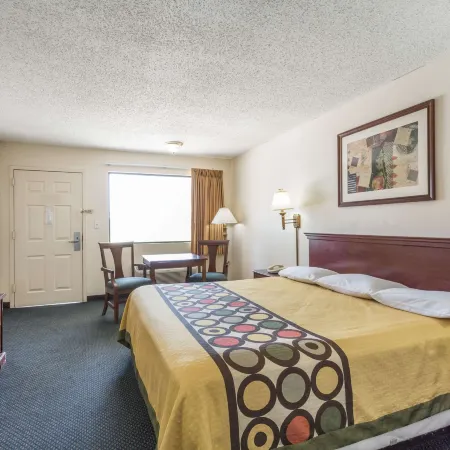 Super 8 by Wyndham Slidell