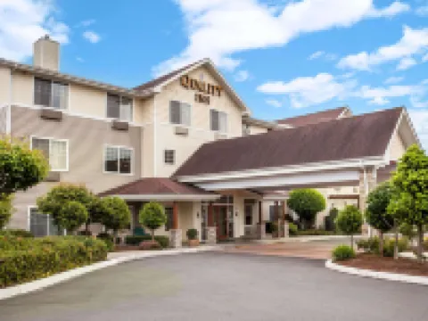 Quality Inn & Suites Federal Way - Seattle Hotels in Federal Way