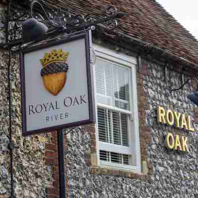 Royal Oak Hotel Exterior