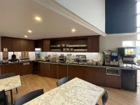 Clarion Pointe Quebec Airport - breakfast