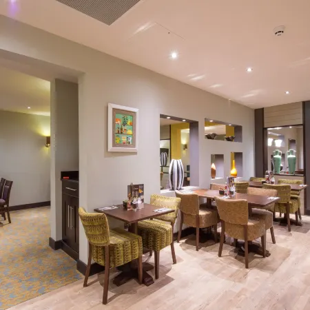 Premier Inn London City (Aldgate) Отели рядом с достопримечательностью «Станция метро Tower Gateway»