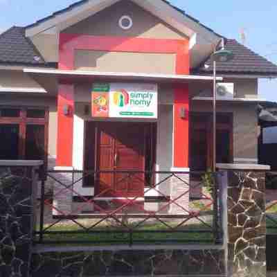 Simply Homy Guest House Purbalingga Hotel Exterior