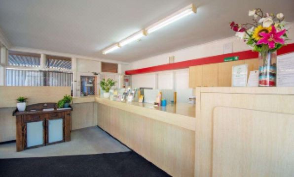 The Mid City Motor Lodge