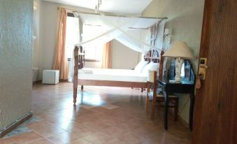 Serene Hotel - Housity