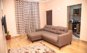 Captivating 1-Bed Apartment in Tema, Com 25