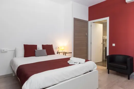 BruStar Sagrada Familia Hotels near Ebody Beauty Center