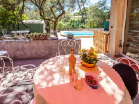 Mireio Hotels in Lambesc