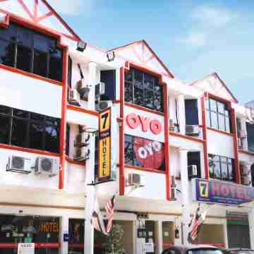 Super OYO 635 Seven Days Hotel Rooms