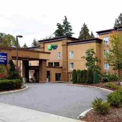 Holiday Inn Express & Suites Surrey Hotel Exterior