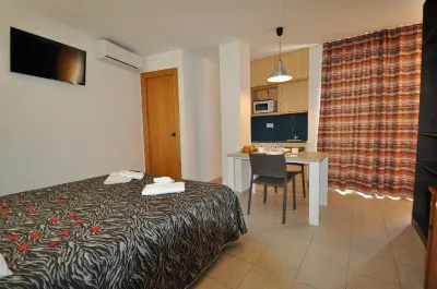 Aparthotel Safari Hotels near Calella