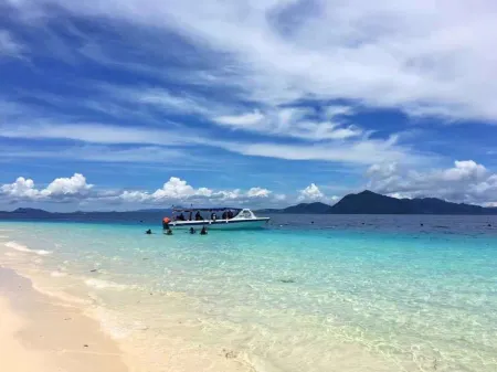 Cube Bed Station & Tours Sdn Bhd Отели рядом с достопримечательностью «Semporna Ocean Tourism Centre»