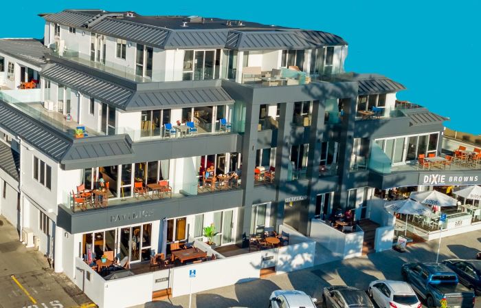 樓閣沙灘前住宿