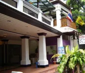 Rambuttri House Hotels near Somdet Phra Pinklao Bridge