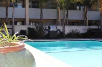 O'Cairns Inn and Suites - Kolam Renang