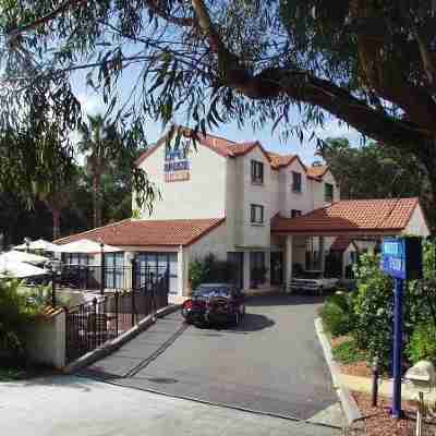 Nelson Bay Breeze holiday Apartments Hotel Exterior