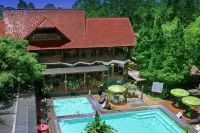 Sari Ater Hotel & Resort - Kolam Renang
