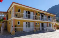 Otroiza Hotel Hotels near Le fenetre Les Makes