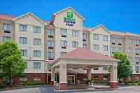 Holiday Inn Express & Suites Indianapolis - East