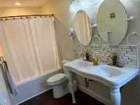Holland Farmhouse Inn B&B - Bãi đậu xe