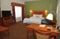 Hampton Inn Clinton - Pools