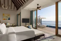 Radisson Blu Resort Maldives - Pools