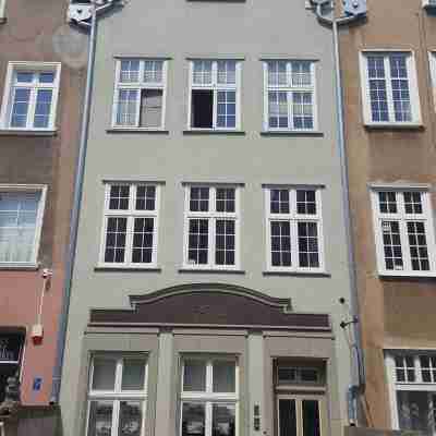 Patio Apartments - Old Town Hotel Exterior