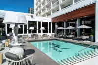 Hotel Arts - Rooftop Pools
