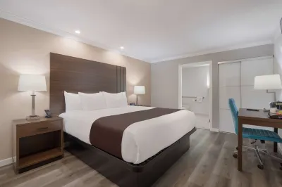 SureStay Plus Hotel by Best Western Upland Ontario North Hotel dekat George M Gibson Senior Center