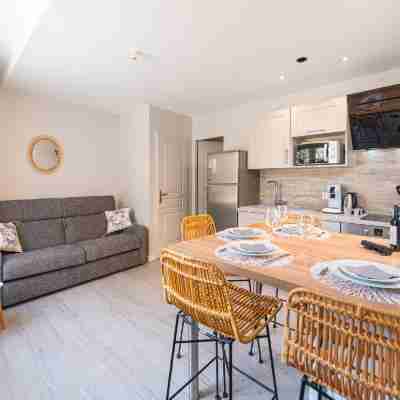 Au Coin des Vins Others