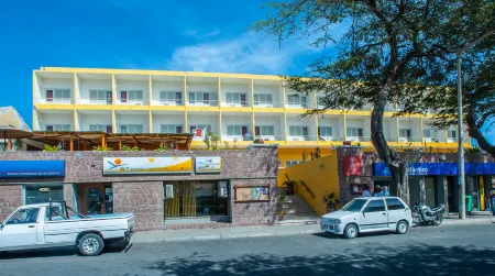 格蘭德港綠洲酒店