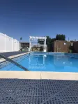 Super 8 by Wyndham Ontario - Pools