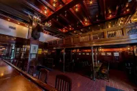 โรงแรมเมนเกอร์ - ที่มีบาร์