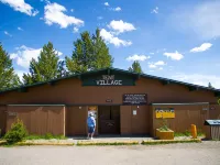 Colter Bay Village Hotels near Jackson Lake Dam