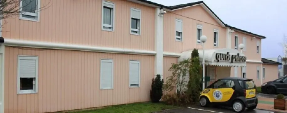 南特堡茹宮快捷酒店