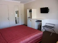 Murray River Motel - parking