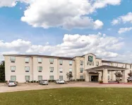Quality Suites Huntsville Near University - Pet Friendly