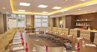 Zenitude Hôtel Résidences Roissy Village Hotels in Goussainville