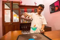 Maison Perumal Pondicherry - a CGH Earth Experience - bar